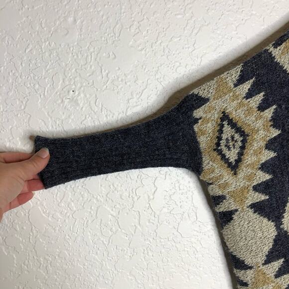 II Sisters cream gray gold Aztec southwestern fringe poncho style sweater S / M - Picture 7 of 15